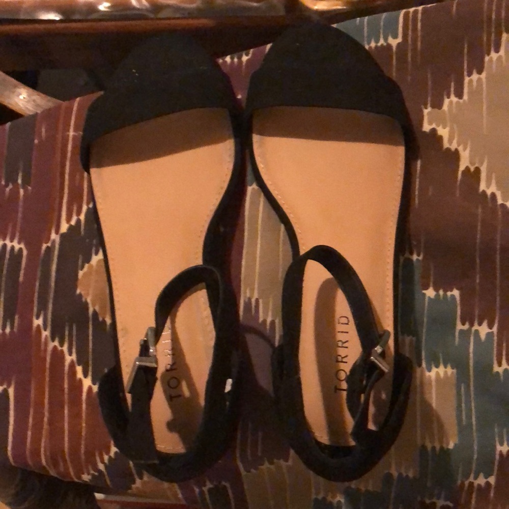Shoes - Picture 2 of 3